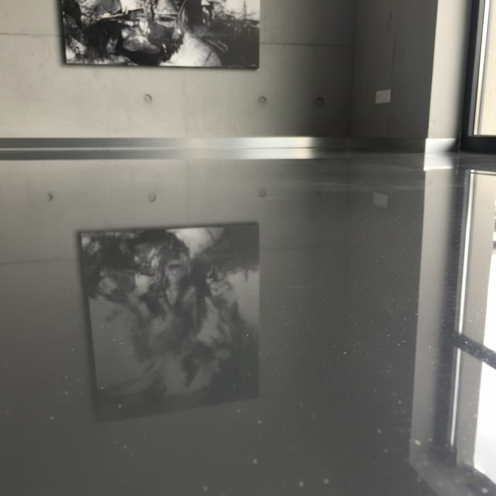 Sol autolissant pailleté